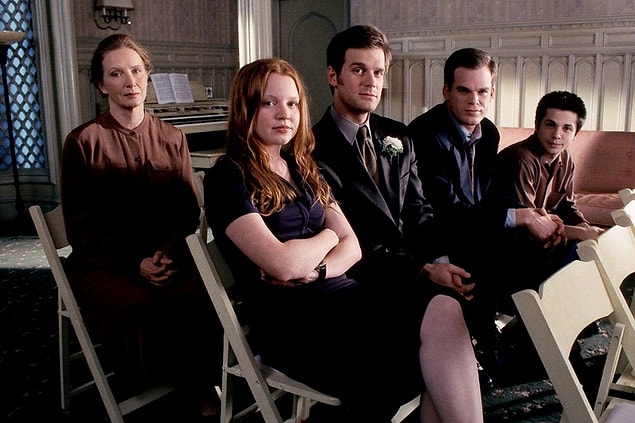 10. Six Feet Under (2001-2005)