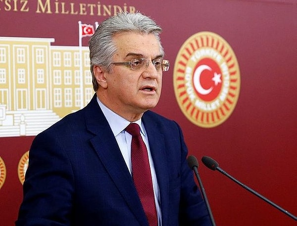 Genel Başkan Yardımcısı Bülent Kuşoğlu, belediye binasına giderek Mansur Yavaş ile yaklaşık 1 saat süren bir görüşme gerçekleştirdi.