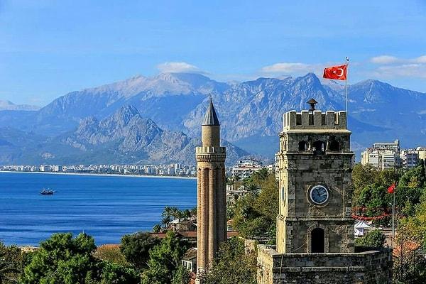 4. Antalya Saat Kulesi
