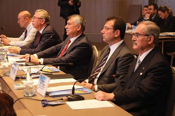 DHA’nın servis ettiği habere, CHP’li belediye başkanları Ankara’da toplantı yaptı.