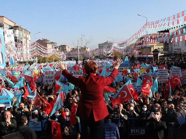 İYİ Parti tabanında kararın yüzde yüz olarak kabul görmediği anlaşılıyor.