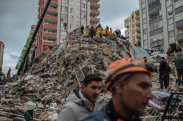 6 Şubat'ta yaşadığımız deprem felaketi Kahramanmaraş, Hatay, Malatya, Gaziantep, Adana, Adıyaman, Osmaniye, Diyarbakır, Kilis, Şanlıurfa'daki binlerce evin yıkılmasına sebep oldu.