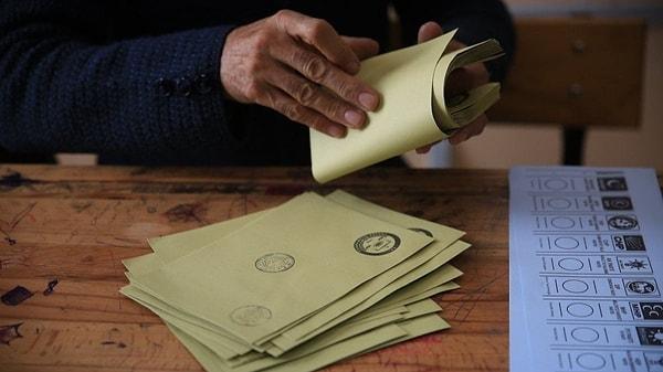 14 Mayıs'ta gerçekleştirilecek seçimler için ittifaklar, cumhurbaşkanı adaylarını Yüksek Seçim Kurulu’na (YSK) bildirdi.