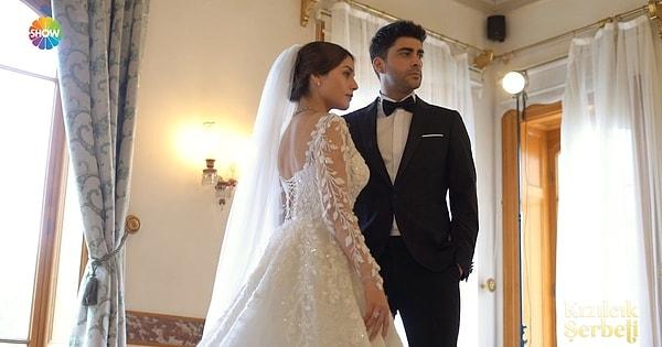 SHOW TV'nin yeni sezonda her sahnesiyle ayrı olay olan dizisi Kızılcık Şerbeti, seküler ve muhafazakar iki ailenin çocuklarının evliliklerinde yaşadıklarını konu ediniyor.