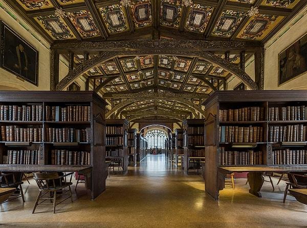 6. Oxford Kütüphanesi'ne ilk Çince kitap 1604 yılında geldi. Oxford'daki birinin kitabı okuyabilmesi için 80 yıl geçmesi gerekti.