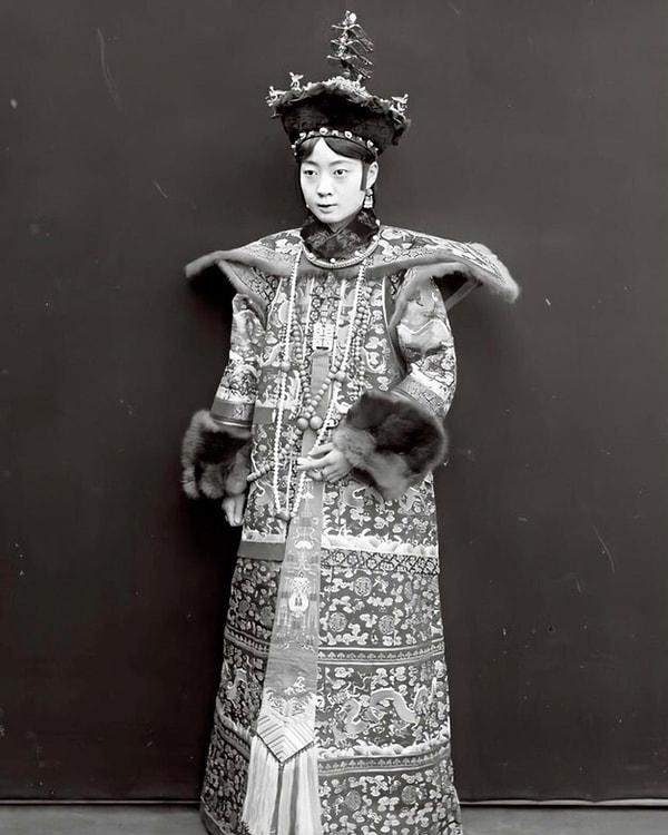 7. Çin'in son imparatoriçesi Wanrong. (1920'li yıllar)