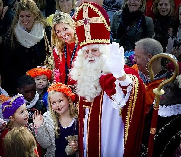 8. Hollanda'nın geleneksel bayramı Sinterklaas.