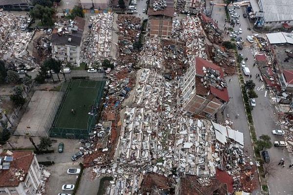 1 ayda 13 binden fazla deprem kaydedildi... Bu süreçte ise depremzede vatandaşlarımız yaralarını sarmaya, psikolojilerini düzeltmeye çalışıyordu...