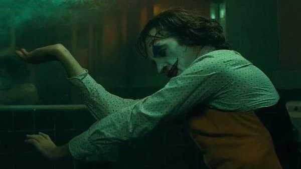 13. Joker filminden Joaquin Phoenix
