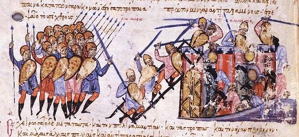 1. Bizans halkı, popüler olmayan bir hükümdarın her an devrilebileceğine inanıyorlardı. Bu yüzden birçok Bizans imparatoru öldürüldü.