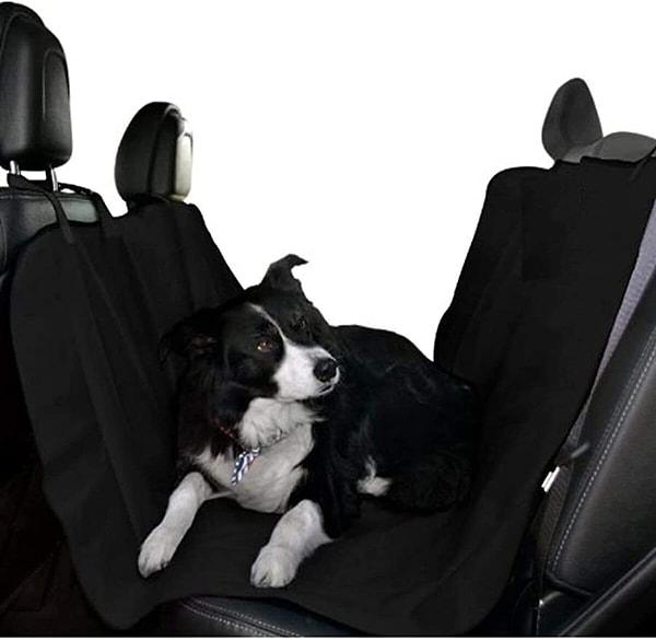 7. Arabada yolculuk yapmayı seven evcil hayvanlar için araç içi koltuk kılıfı...