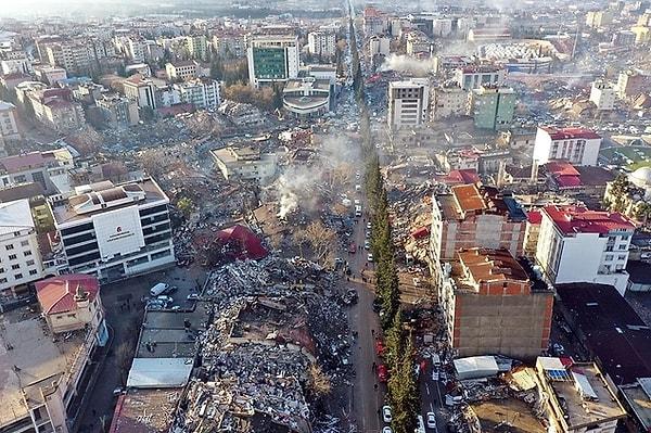 6 Şupat PAzartesi günü saat 04:17'de merkez üssü Kahramanmaraş'ta meydana gelen 7.7 büyüklüğündeki deprem, 10 ilde de yıkıcı sonuçlara neden oldu.