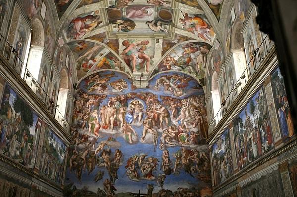 2. Michelangelo'nun Sistina Şapeli'nin duvarlarına ve tavanına yaptığı freskleri belki bilirsiniz.