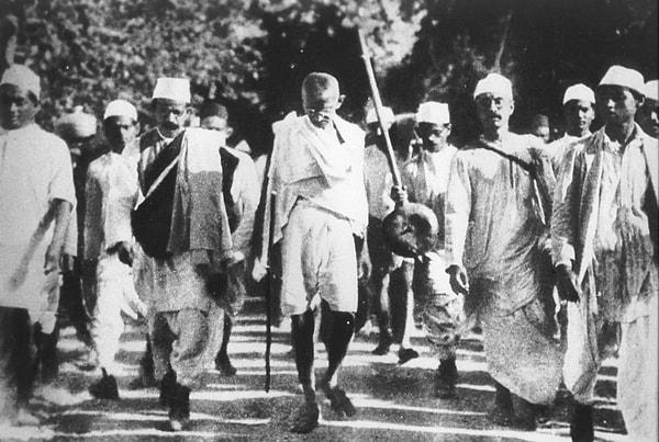 Mahatma Gandhi Nasıl Öldü?