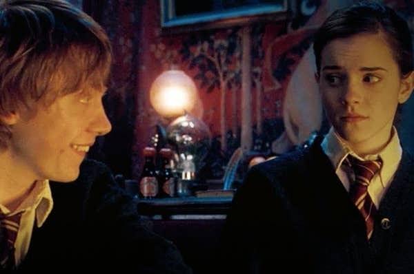 6. Harry Potter and the Order of the Phoenix filminde Harry ve Cho'nun öpüşme sahnesinde Rupert, Daniel ve Emma'nın gerçek kahkahalarıyla sona eriyor.