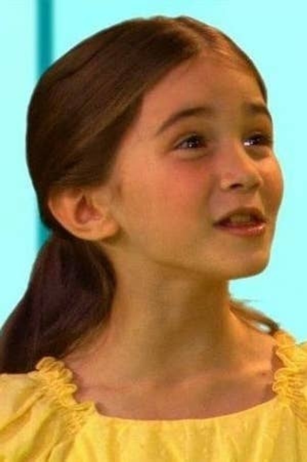 15. Rowan Blanchard, Dance-a-Lot Robot (2010) dizisinde Caitlin olarak karşımıza çıkmıştı.