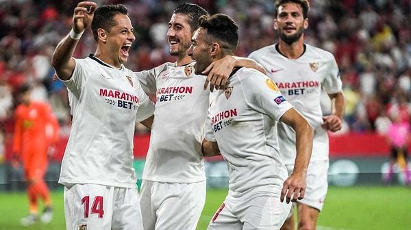 Sevilla ise Avrupa macerasına Şampiyonlar Ligi'nde başladı. Manchester City, Borussia Dortmund ve Kopenhag'ın olduğu Şampiyonlar Ligi G Grubu'nu 3. sırada tamamlayarak yoluna UEFA Avrupa Ligi'nde devam etti.