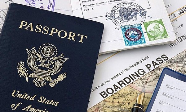 Eğer şanslıysanız vatandaşı olduğunuz ülkenin pasaportuyla birçok ülkeye vizesiz seyahat edebilirsiniz. Ancak birçok insanın  yurt dışı seyahati için vize alması gerekiyor ki vizenin çıkması haftalar veya aylar sürebiliyor.