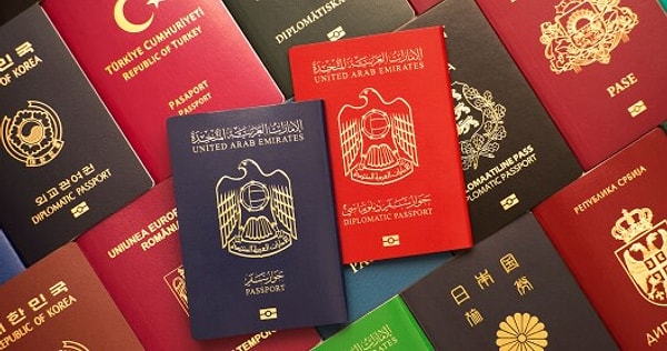 Son on yılda en çok değer kazanan pasaportlar da listelendi. Birinci sırada BAE'nin pasaportu geliyor. BAE pasaportu sahiplerinin, vizesiz seyahat edebileceği ülke sayısı 72'den 178'e çıktı.
