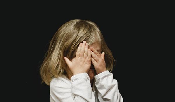 15. "Bir gün kreşte çocuklarla oyun oynarken 2 yaşındaki bir öğrencimin ayna karşısında ağlama provası yaptığını görmüştüm."