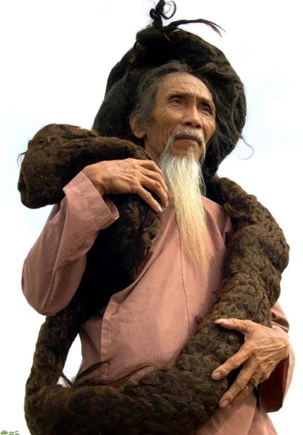 2. Dünya'nın en uzun saçlı adamı