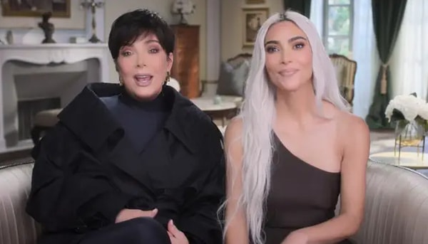 Например, признания, снятые в их текущем сериале Hulu «Кардашьян», отретушированы гораздо сильнее, чем их старые признания в «Семейство Кардашьян»