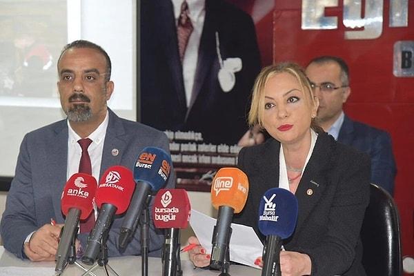 Eğitim İş Bursa Şube Başkanı Yeliz Toy, Milli Eğitim Bakanlığının Gaziantep'ten çadır satın aldığını, Bursa'ya getirilerek üzerine MEB logosu yapıştırıldığını ve yeniden deprem bölgesine gönderildiğini iddia etti.