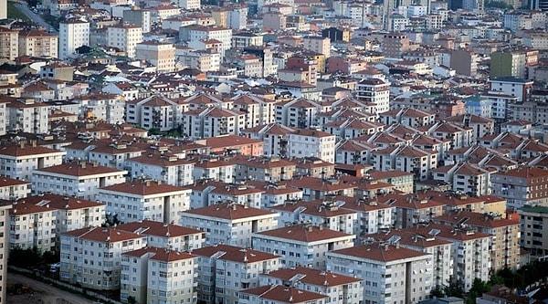 Çevre, Şehircilik ve İklim Değişikliği Bakanı Murat Kurum, katıldığı bir yayında kentsel dönüşümde riskli kabul edilen binalardan çıkanlara verilen kira yardımınsa artış olduğunu açıkladı.