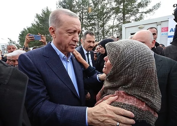 Cumhurbaşkanı Erdoğan, deprem sonrasında yaptığı açıklamada ‘Adıyaman’da istediğimiz gibi çalışamadık. Hakkınızı helal edin’ ifadelerini kullanmıştı.