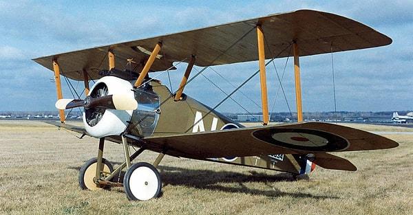 11. Birinci Dünya Savaşı'nda İngiliz ve Amerikan hava askerlerine "korkak" görünürler kaygısıyla paraşüt verilmiyordu.