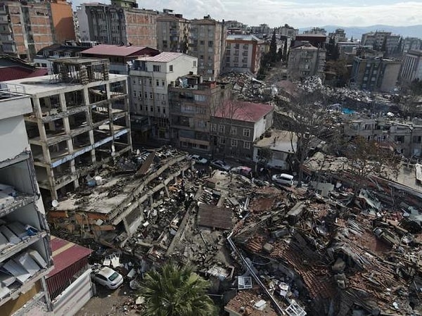 Enkazlar, yardım çığlıkları, zorlu hava koşulları, çaresizlik... Her şey o kadar acıydı ki, ne yapacağımızı acının üstünden nasıl geleceğimizi bilemiyorduk.