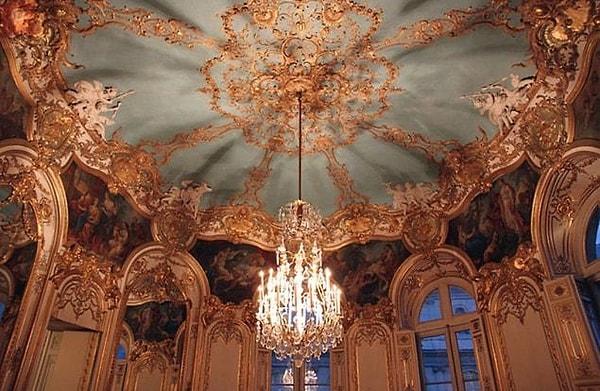 How is the architecture of the Rococo movement?