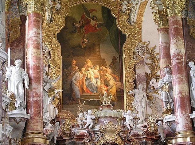 How did the Rococo movement born?