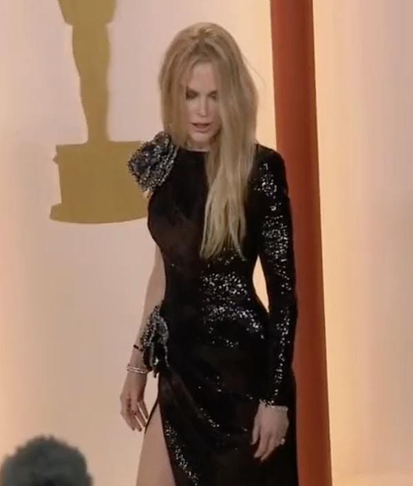 11. Nicole Kidman halıdaki tavırları ve röportajlarıyla izleyicilerin "Nicole Kidman sarhoş mu?" diye sormasına sebep oldu.