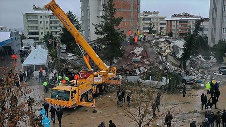 AFAD, 'Deprem Bölgesinde Vinç Kiralandı' İddiasını Yalanladı