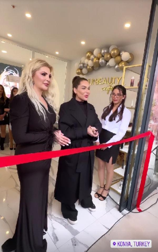Tim zorluklara rağmen Konya'daki şubesinin açılışını gerçekleştirdi Selin Ciğerci.