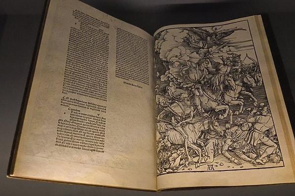 Dürer'in ağaç oymaları ve bakır gravürleri, bağımsız baskılar oluşturmak ve kitapları resimlemek için kullanıldı.