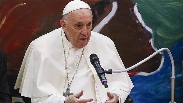 86 yaşındaki Papa Francis, bekarlığın sadece 'geçici bir reçete' olduğunu ve bir rahibin evlenmesi için 'çelişki' olmadığını söyledi.