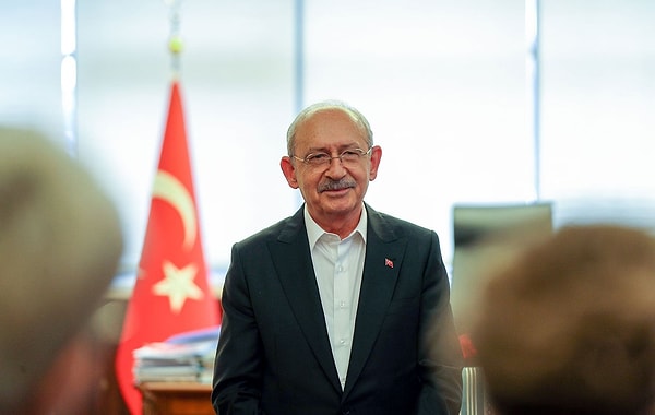 Kılıçdaroğlu’nun, “Adaylığınız açıklanana kadar geçen sürede ‘Sadece 5'li çete değil bazı finans çevreleri’ tarafından da size karşı duvar örüldüğünü söylediniz. Bugün de bu finans çevrelerinin size karşı duvar olacağını düşünüyor musunuz?” sorusuna verdiği cevap şu şekilde;