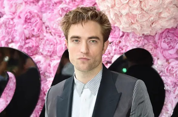 3. Очередь дошла до Роберта Паттинсона