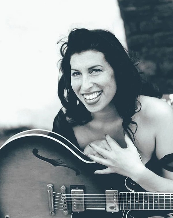 Вот как она могла выглядеть в прошлом году в возрасте 38 лет: