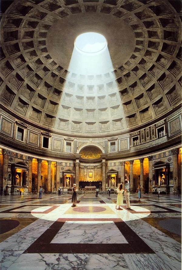 7. Pantheon'un kubbesinin merkezinde yer alan bu açıklığa oculus deniliyor. Oculus ise Latince'de göz demek.