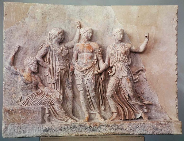 11. У какого греческого бога нет другого имени для его римской версии?