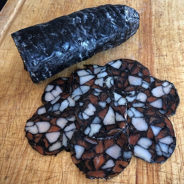 8. Салями из каракатицы завораживает своими узорами!