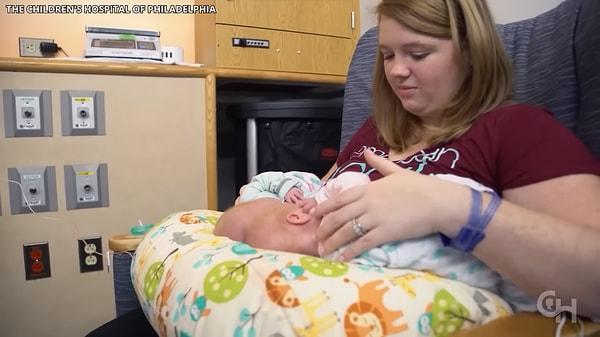 11. Riley Delaney anne olmaya hazırlanırken ultrason görüntüleri karşısında adeta şok oldu. Çünkü karnında taşıdığı ikiz bebeklerin birbirine yapışık olduğunu öğrenince büyük bir şok geçirdi!