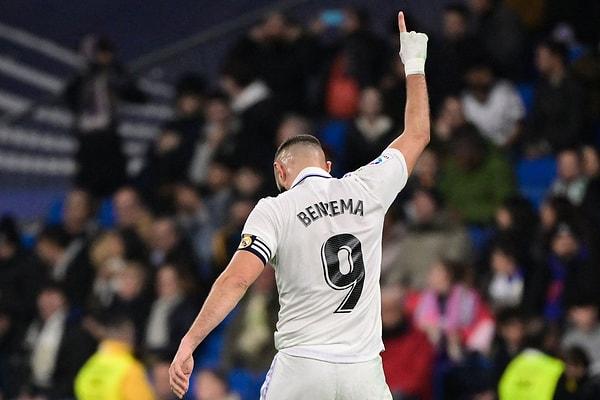 Real Madrid, ilk maçta deplasmanda 5-2 yendiği İngiliz rakibi Liverpool'ı Karim Benzema'nın 79. dakikadaki golüyle 1-0 mağlup ederek çeyrek finale çıktı.