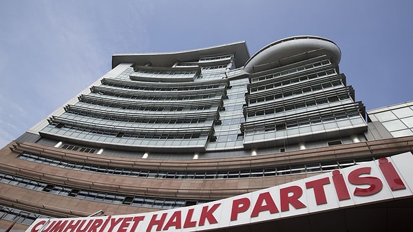 Mart ayı seçim anketine göre oyların yüzde 31,6’sını alan CHP seçimde birinci parti oluyor.