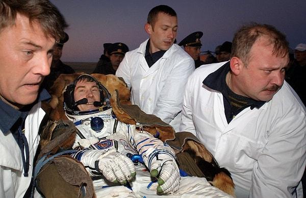 Krikalev eskiden Sovyetler Birliği için çalışmış olan Rus bir kozmonot.