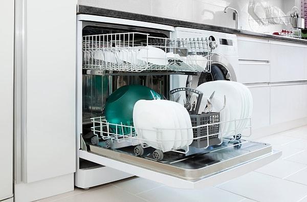 1. Çamaşır ve bulaşık makinesini haftada yalnızca 2 veya 3 kez çalıştırmayı deneyin.