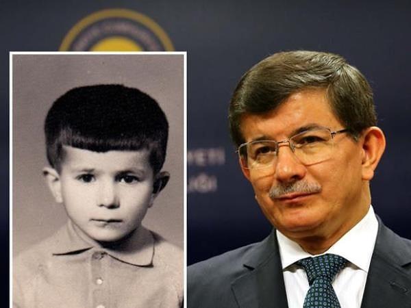 Ahmet Davutoğlu, 26 Şubat 1959 tarihinde Taşkent, Konya’da Duran ve Memnune çiftinin çocukları olarak dünyaya geldi.